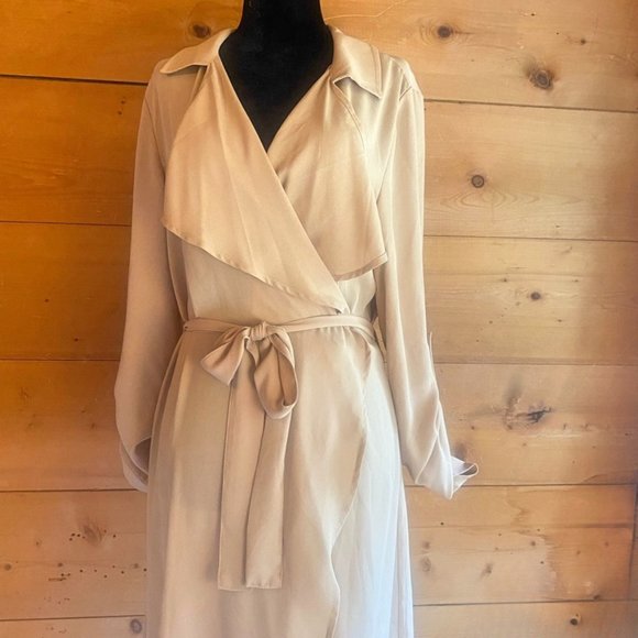 Forever 21 Waterfall Robe/Light Jacket - M - Picture 4 of 5